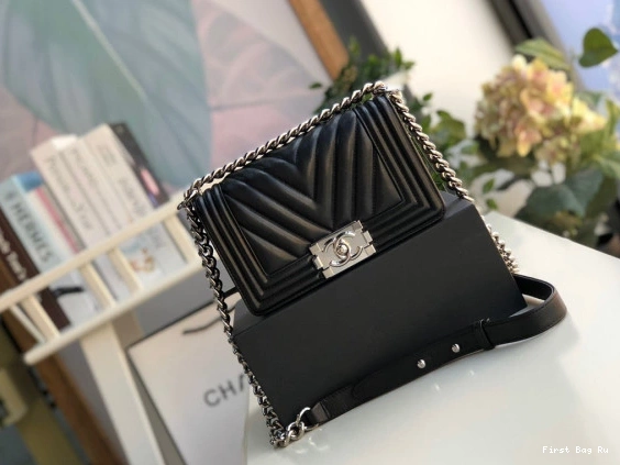 First Bag Ru BOY BAG 25CM 20CM CHANEL 0717